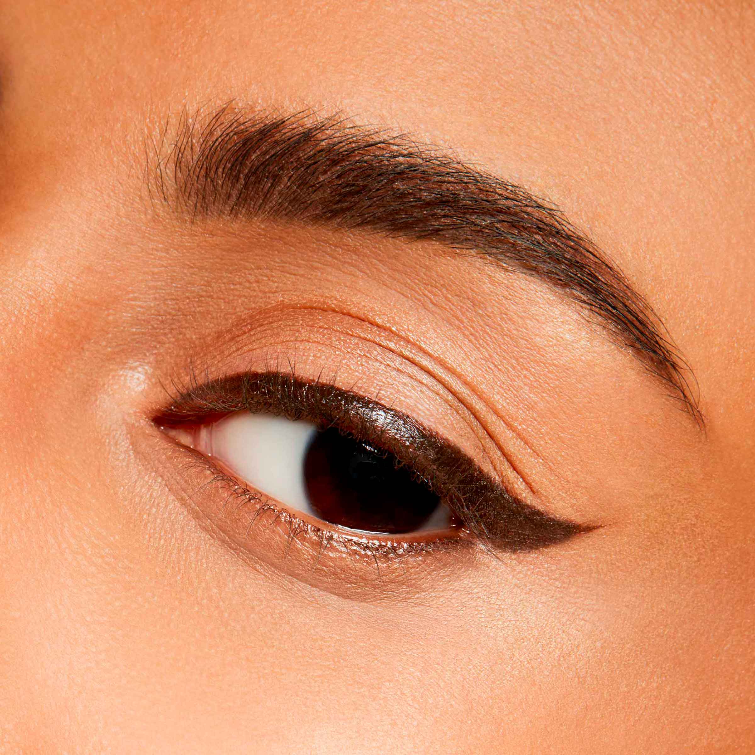 BRUSHSTROKE 24-HOUR LINER